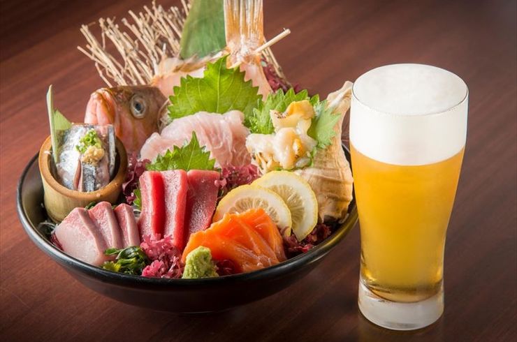 ビールと刺身盛り合わせ_R