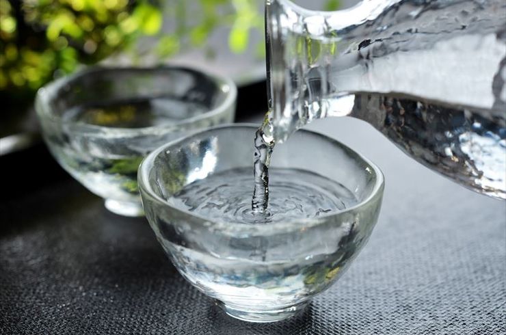 透き通った日本酒_R